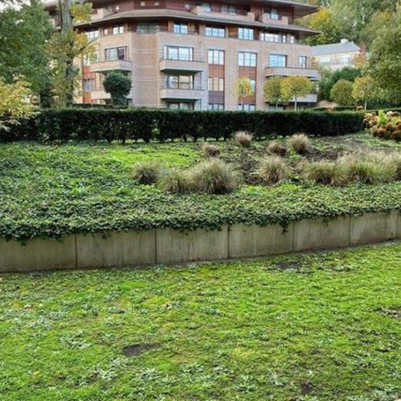 Proche de la Maison Communale, beau rez-de-chaussée meublé de 2 chambres terrasse et jardin - Photo 1
