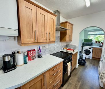 2 bedroom end of terrace house to rent - Photo 3