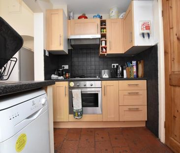 1 bedroom in a house share to rent - Photo 1