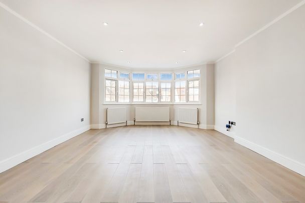 Ravenscroft Avenue, London, NW11 - Photo 1