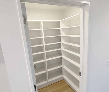 Generous Grounds, Modern Living - Photo 2