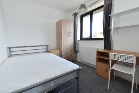 5 bedroom terraced house to rent - Photo 5