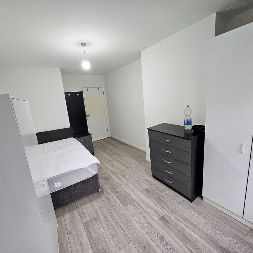 Room in a Shared House, Cobham Road, N22 - Photo 1