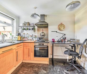 2 bedroom terraced to rent Jervis Road, Bishops Stortford, CM23 - Photo 2