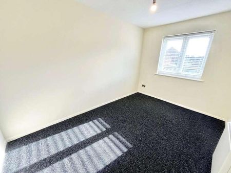 Woodcotes, Shoeburyness, Southend-on-sea, Essex, SS3 - Photo 4