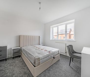 1 bedroom in a house share to rent - Photo 4