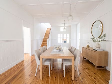 Newly Refreshed Five-Bedroom Family Sanctuary Plus Study - Photo 2