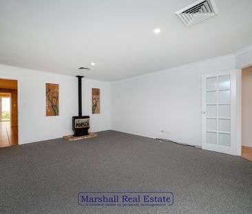 Spacious 4x2 + Study Family Home - Photo 3