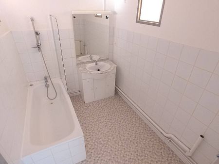 Location appartement 4 pièces 94 m² Issoire 63500 - Photo 5