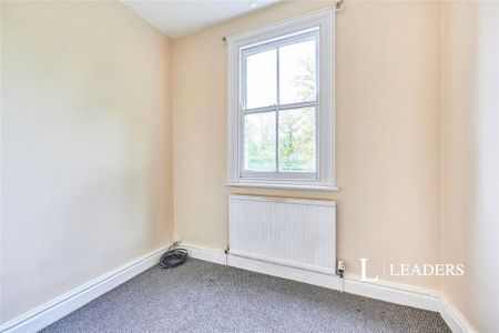 3 bedroom terraced house to rent - Photo 3