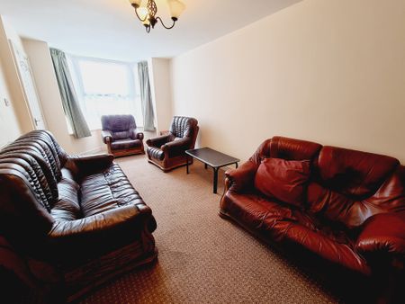 3 Bed Student Accommodation - Photo 5