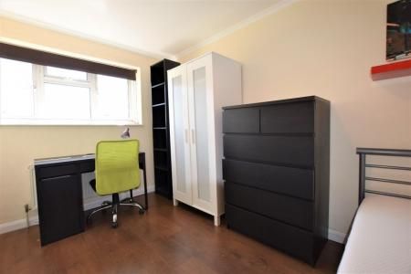 6 Bed Student House - 26 Knight Avenue - Photo 3