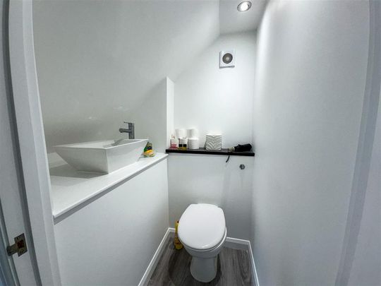 2 bedroom end of terrace house to rent - Photo 1