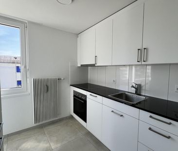 Schöne, renovierte 4.5-Zimmer-Wohnung mit Balkon - Foto 4