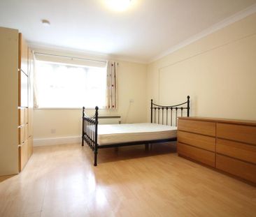 Chertsey Bridge Road, Chertsey - Photo 1