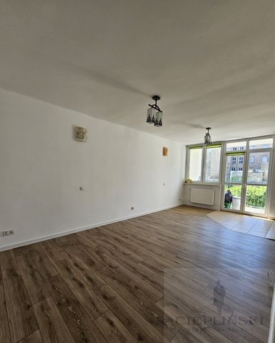 Trzy pokoje z balkonem widok na Katedrę ! - Photo 2