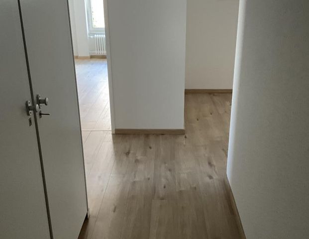 Renovierte große 3-Zimmer-Wohnung in Wuppertal Elberfeld - Nur mit WBS mind.3 Personen! - Photo 1