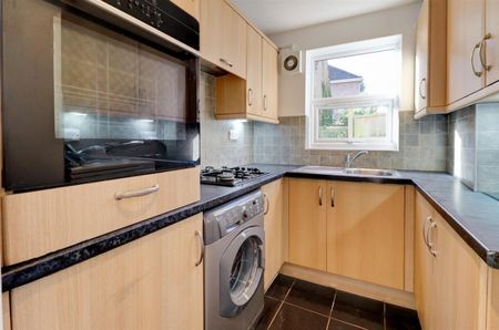 2 BED Flat To rent - Photo 4