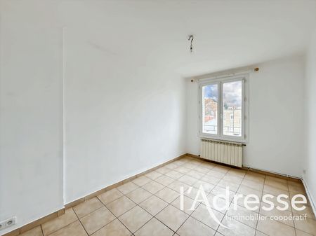 Location appartement 3 pièces, 56.00m², Marseille 13 - Photo 2