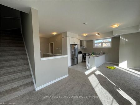 Condo Townhouse For Lease | X7338940 - Photo 3