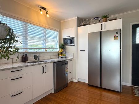 Character 1950s Cottage with Modern Comforts - Photo 2