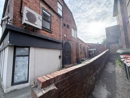 2 bedroom flat to rent - Photo 2