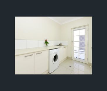 Immaculate Family Home in Blue Chip Location! - Photo 5