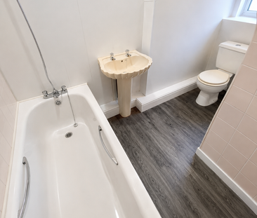 2 bedroom terraced house to rent - Photo 5