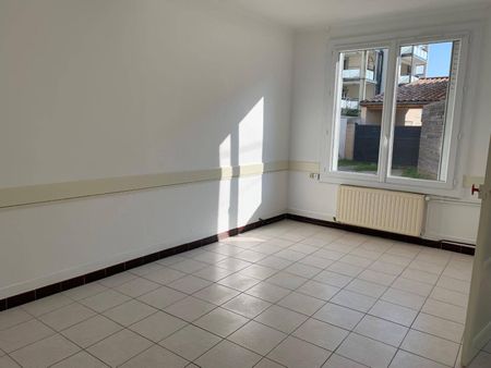 Location appartement 3 pièces 49.1 m² à Crest (26400) - Photo 3