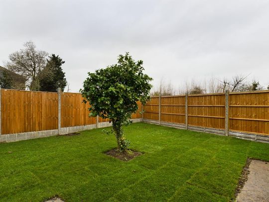 2 bedroom maisonette to rent - Photo 1