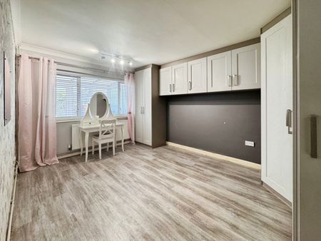 Briarwood Drive, Leigh-On-Sea - Photo 5