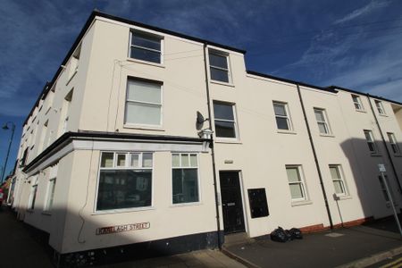 1 Bed Student Accommodation - Photo 5