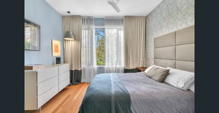 A Quiet Luxury Retreat with Middle Harbour Views - Photo 3