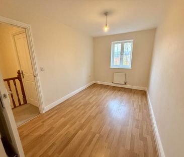 4 bedroom terraced house to rent - Photo 2