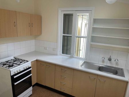 25 Watkin St Newtown - Photo 2