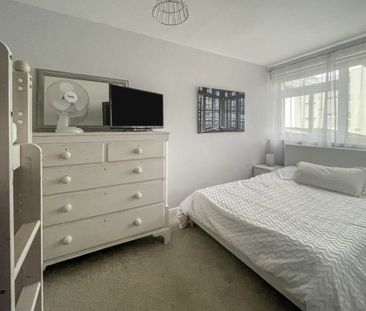Marineside, Bracklesham - Photo 3