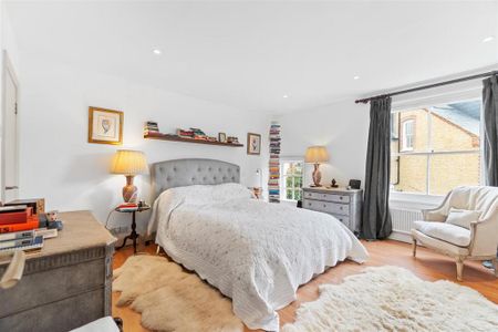 3 bedroom mews to rent - Photo 5