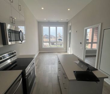 For Lease - 3265 Carding mill Trail Unit# 108, Oakville, Ontario - Photo 6