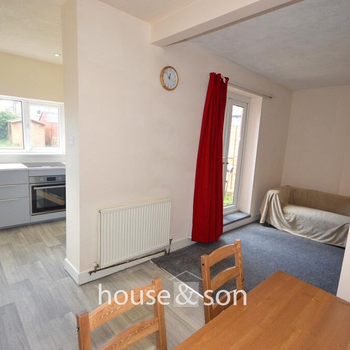 4 bedroom detached house to rent - Photo 1