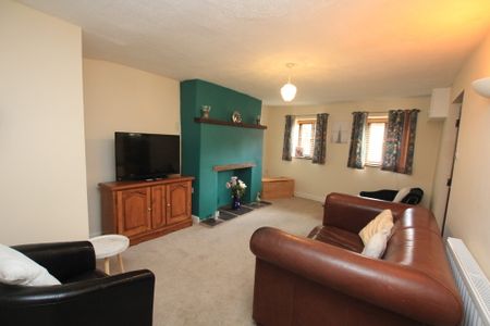 2 Bedroom Cottage, Chester - Photo 4