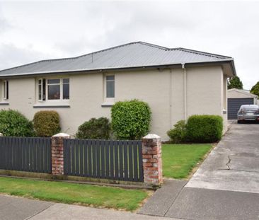 Windsor 3 Bedroom Family Home - Photo 3