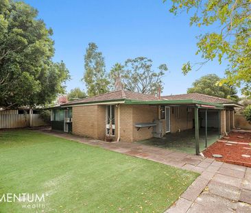 Bright Sunroom, big backyard - your perfect 3x1 rental! - Photo 4