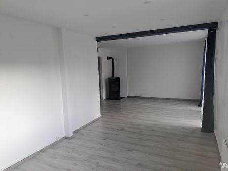 LE MANS FUNAY MAISON T4 90M2 3 CHAMBRES SALLE DE DOUCHE CHAUFFAGE/EAU ELEC GARAGE JARDIN LOGGIA - Photo 2