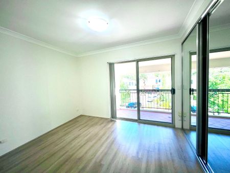 North Facing| Near NEW| Timber Flooring| Quiet One Bedder in Epping - Photo 5