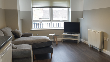 2 bedroom flat to rent - Photo 2