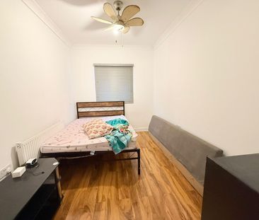 Double bedroom ideal for couple- ilford-850£ - Photo 4