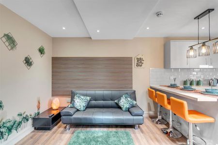 Studio to rent - Photo 2