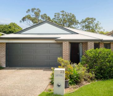 Immaculate home in ideal position backing onto parkland! - Photo 2