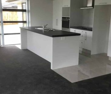 Spacious four bedroom family home - Photo 4