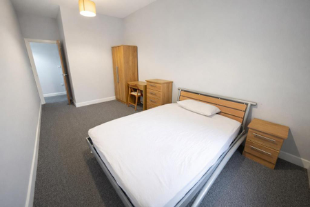 2 bedroom apartment to rent - Photo 4